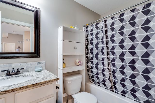 3040 N Susan Ln, Mulvane, KS 67110