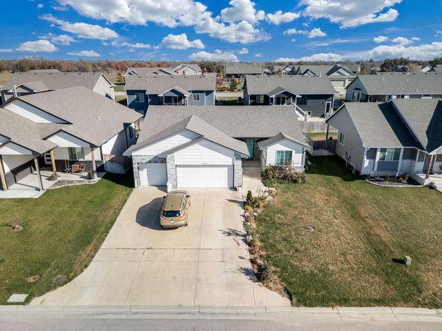 3040 N Susan Ln, Mulvane, KS 67110