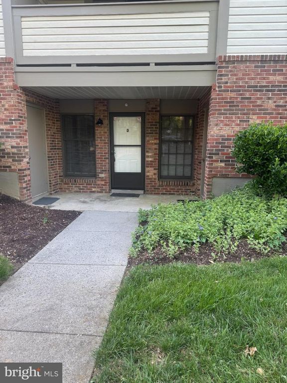 Image 1 of property listing at 18708 CALEDONIA CT #D, Germantown, MD 20874