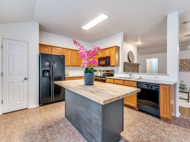 800 Mahogany Drive, Anna, TX 75409