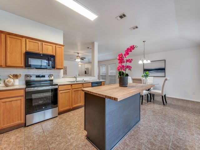 800 Mahogany Drive, Anna, TX 75409