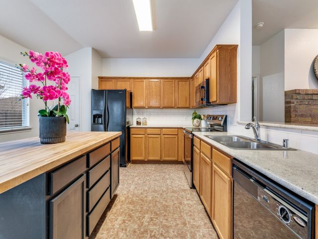 800 Mahogany Drive, Anna, TX 75409