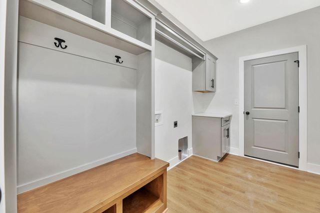 5424 W 42nd Street South, Wichita, KS 67215