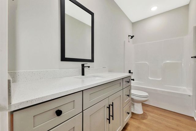 5424 W 42nd Street South, Wichita, KS 67215