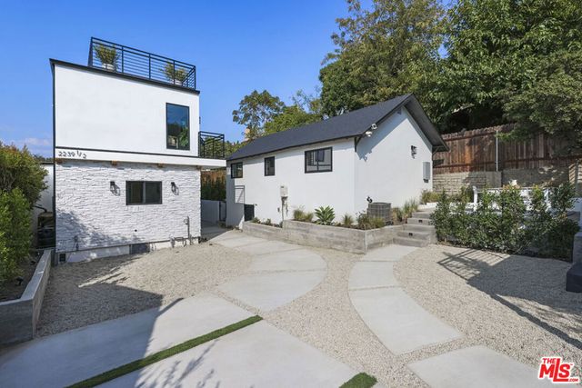 2239 Brier Avenue, Los Angeles, CA 90039