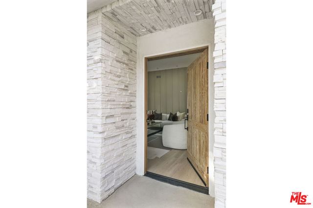 2239 Brier Avenue, Los Angeles, CA 90039