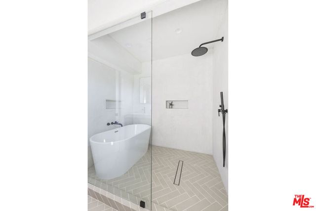 2239 Brier Avenue, Los Angeles, CA 90039