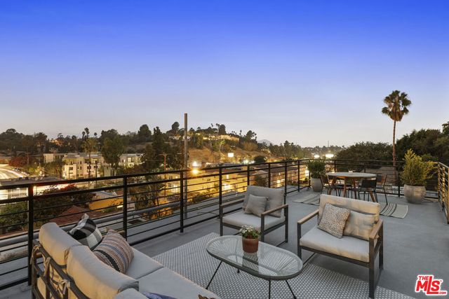 2239 Brier Avenue, Los Angeles, CA 90039