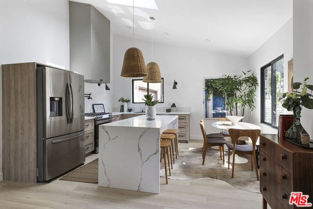 2239 Brier Avenue, Los Angeles, CA 90039