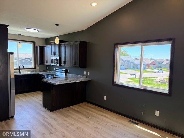 1661 Park View Lane NE, Sauk Rapids, MN 56379