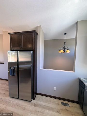 1661 Park View Lane NE, Sauk Rapids, MN 56379