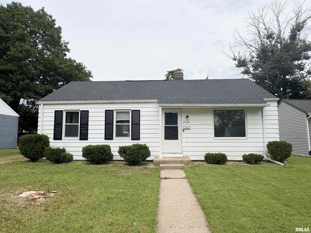 2107 W GILBERT Avenue, Peoria, IL 61604