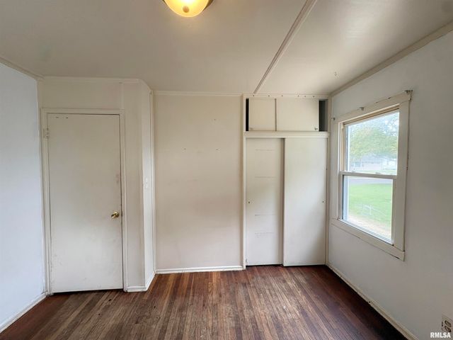 2107 W GILBERT Avenue, Peoria, IL 61604
