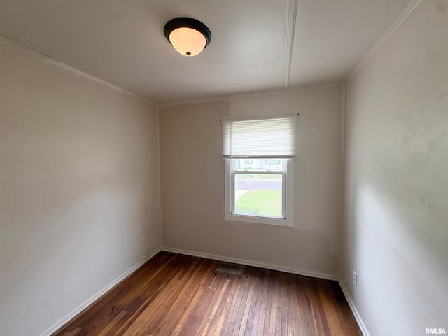 2107 W GILBERT Avenue, Peoria, IL 61604