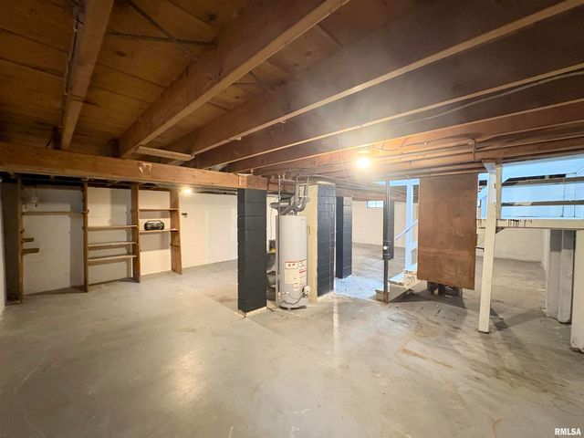 2107 W GILBERT Avenue, Peoria, IL 61604