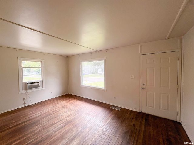 2107 W GILBERT Avenue, Peoria, IL 61604