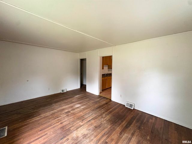 2107 W GILBERT Avenue, Peoria, IL 61604