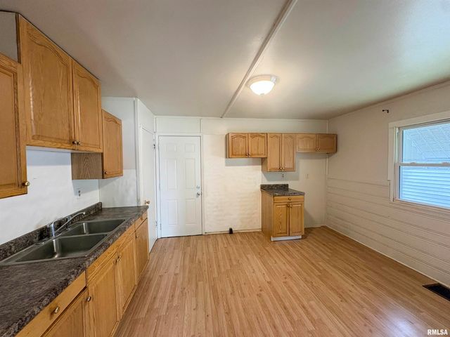 2107 W GILBERT Avenue, Peoria, IL 61604