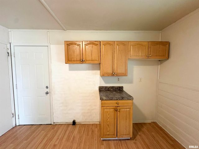 2107 W GILBERT Avenue, Peoria, IL 61604