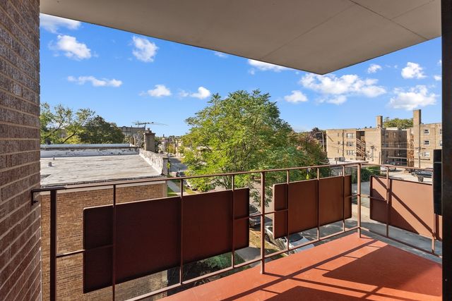 6517 N CALIFORNIA Avenue 303, Chicago, IL 60645