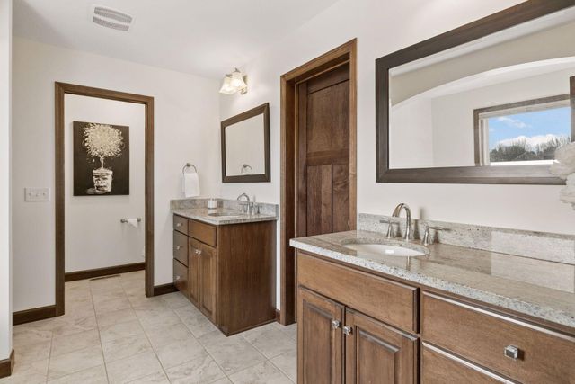 17118 Hollyhock Court, Lakeville, MN 55044