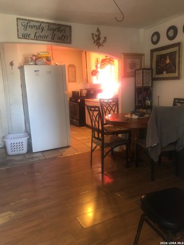 454 Blue Bonnet, San Antonio, TX 78202