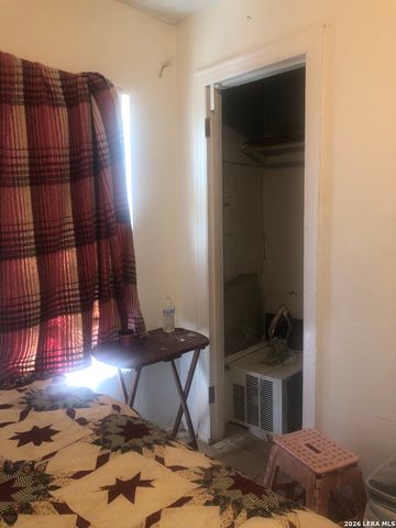 454 Blue Bonnet, San Antonio, TX 78202