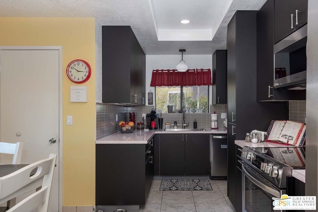 Image 7 of property listing at 9760 Capiland Road, Desert Hot Springs, CA 92240