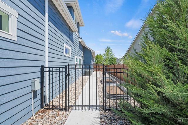2559 N Synergy Ave., Eagle, ID 83616