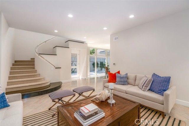 120 Via Trieste, Newport Beach, CA 92663