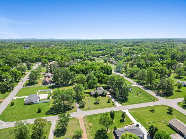 202 Valley View Dr, Smyrna, TN 37167