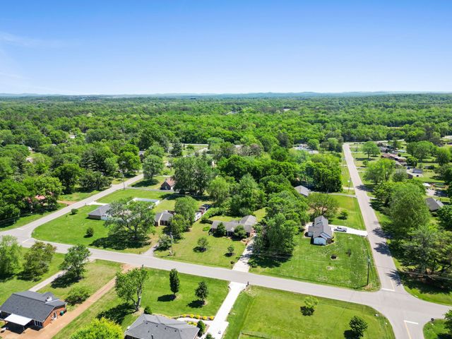 202 Valley View Dr, Smyrna, TN 37167