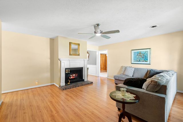 202 Valley View Dr, Smyrna, TN 37167