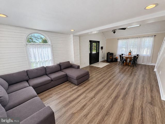 823 OLIVE ST, Langhorne, PA 19047
