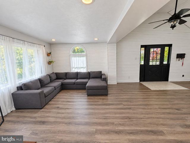 823 OLIVE ST, Langhorne, PA 19047
