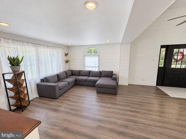823 OLIVE ST, Langhorne, PA 19047