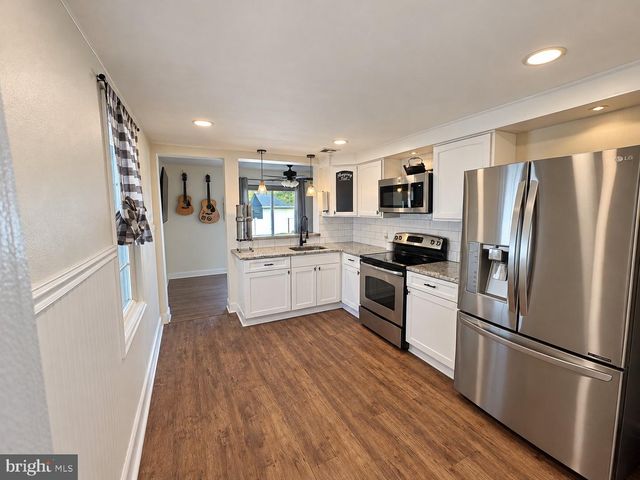 823 OLIVE ST, Langhorne, PA 19047