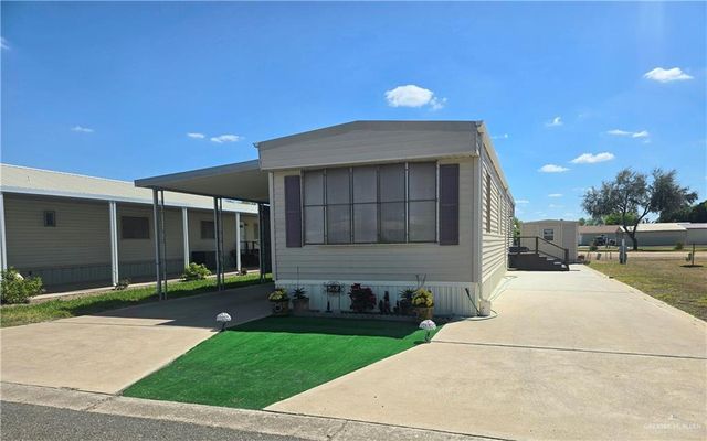 424 Las Fuentes Drive, Alamo, TX 78516