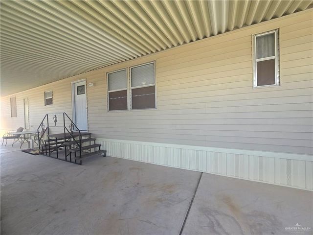 424 Las Fuentes Drive, Alamo, TX 78516