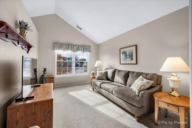 445 Cromwell Circle 3, Bartlett, IL 60103