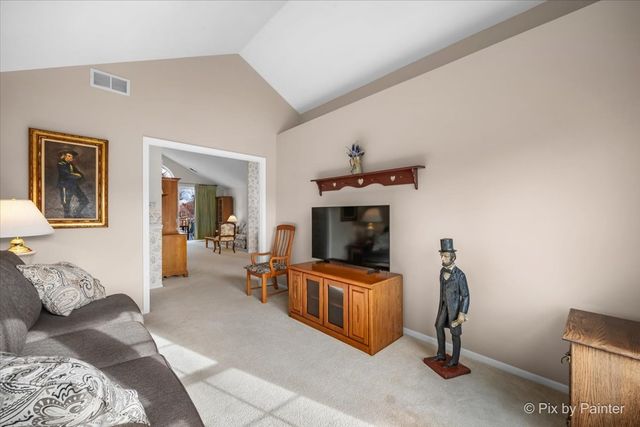 445 Cromwell Circle 3, Bartlett, IL 60103