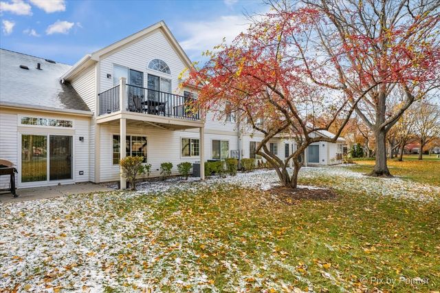 445 Cromwell Circle 3, Bartlett, IL 60103