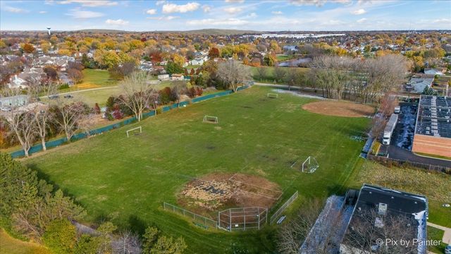 445 Cromwell Circle 3, Bartlett, IL 60103