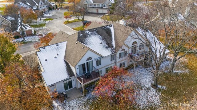 445 Cromwell Circle 3, Bartlett, IL 60103