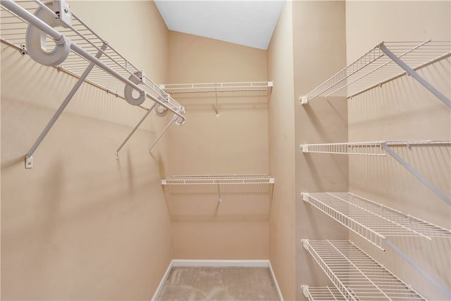 1003 Timber Run Dr, Cecil, PA 15057