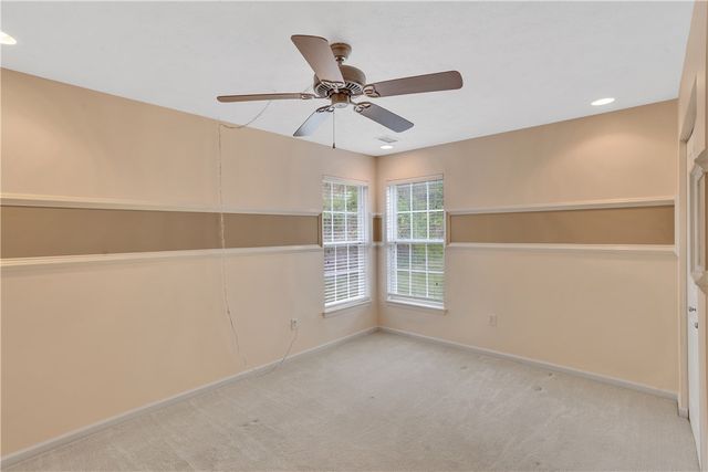 1003 Timber Run Dr, Cecil, PA 15057