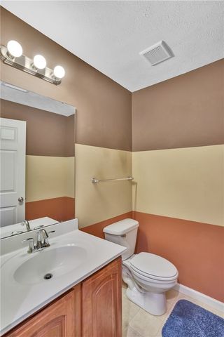 1003 Timber Run Dr, Cecil, PA 15057