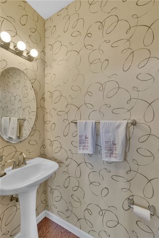 1003 Timber Run Dr, Cecil, PA 15057