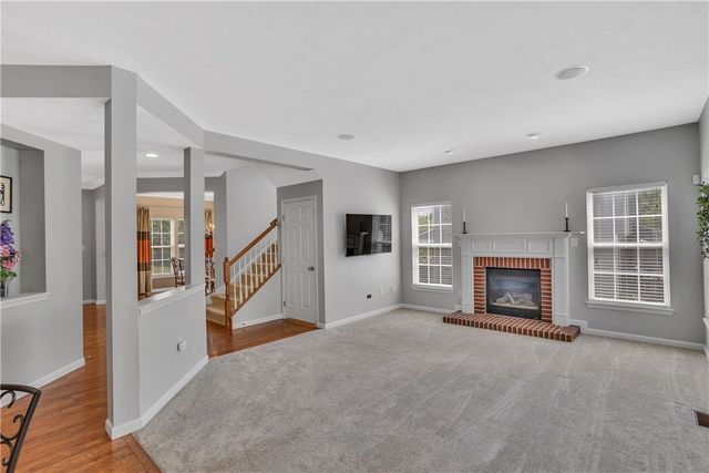 1003 Timber Run Dr, Cecil, PA 15057