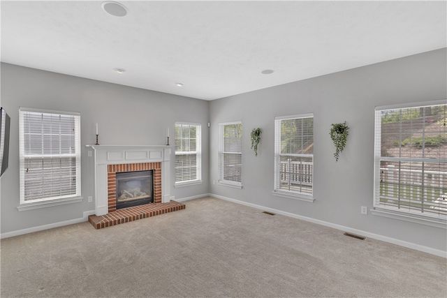 1003 Timber Run Dr, Cecil, PA 15057
